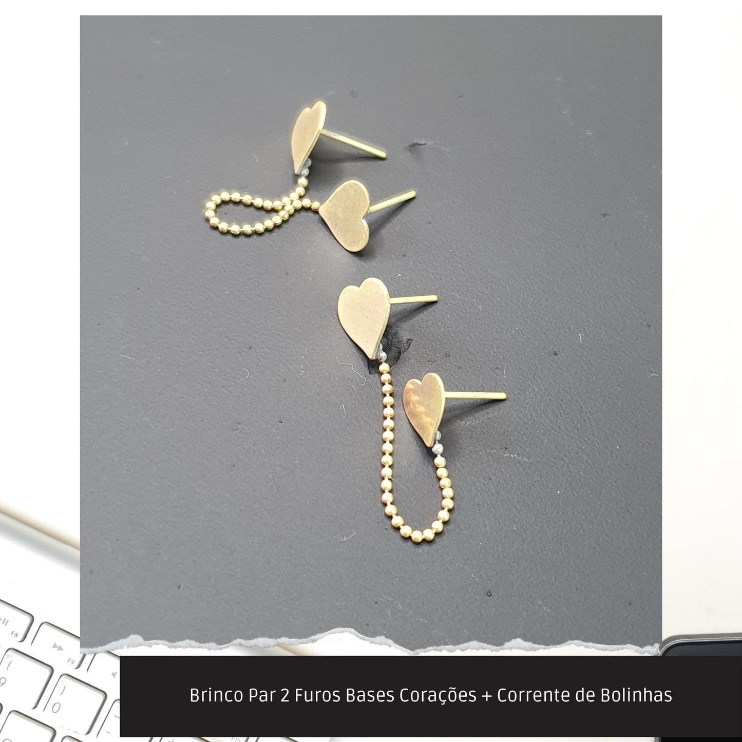 Brinco Par 2 Furos Bases Corações + Corrente de Bolinhas  - Código.: BR230002AIBR  - Peso.: 1.5 gr