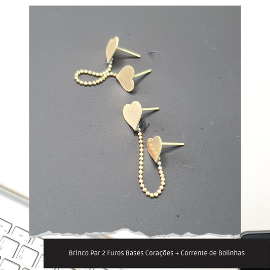 Brinco Par 2 Furos Bases Corações + Corrente de Bolinhas  - Código.: BR230002AIBR  - Peso.: 1.5 gr
