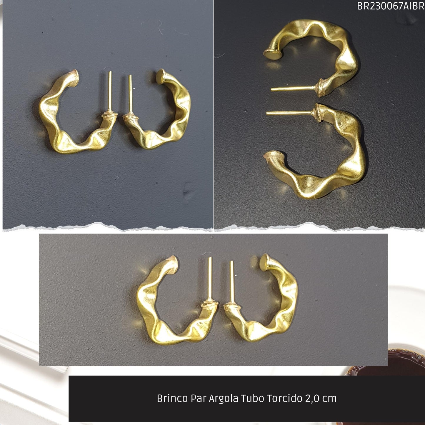 Brinco Par Argola Tubo Torcido 20 mm  - Código.: BR230067AIBR  - Peso.: 2.7 gr