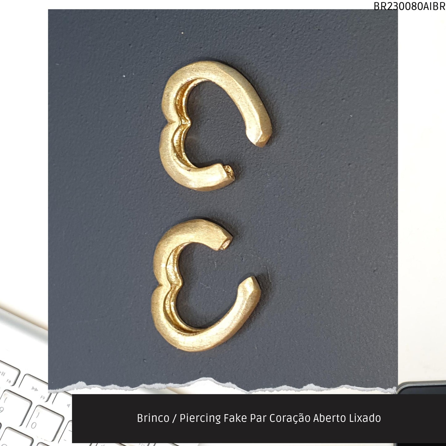 Brinco / Piercing Fake Par Coração Aberto Lixado  - Código.: BR230080AIBR  - Peso.: 2.6 gr