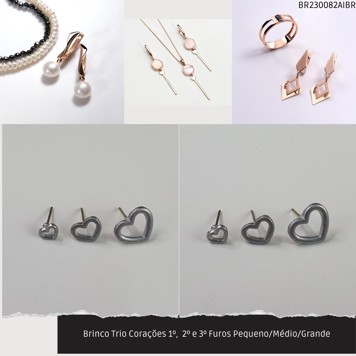 Brinco Trio Corações 1º.  2º e 3º Furos Pequeno/Médio/Grande  - Código.: BR230082AIBR  - Peso.: 1.7 gr