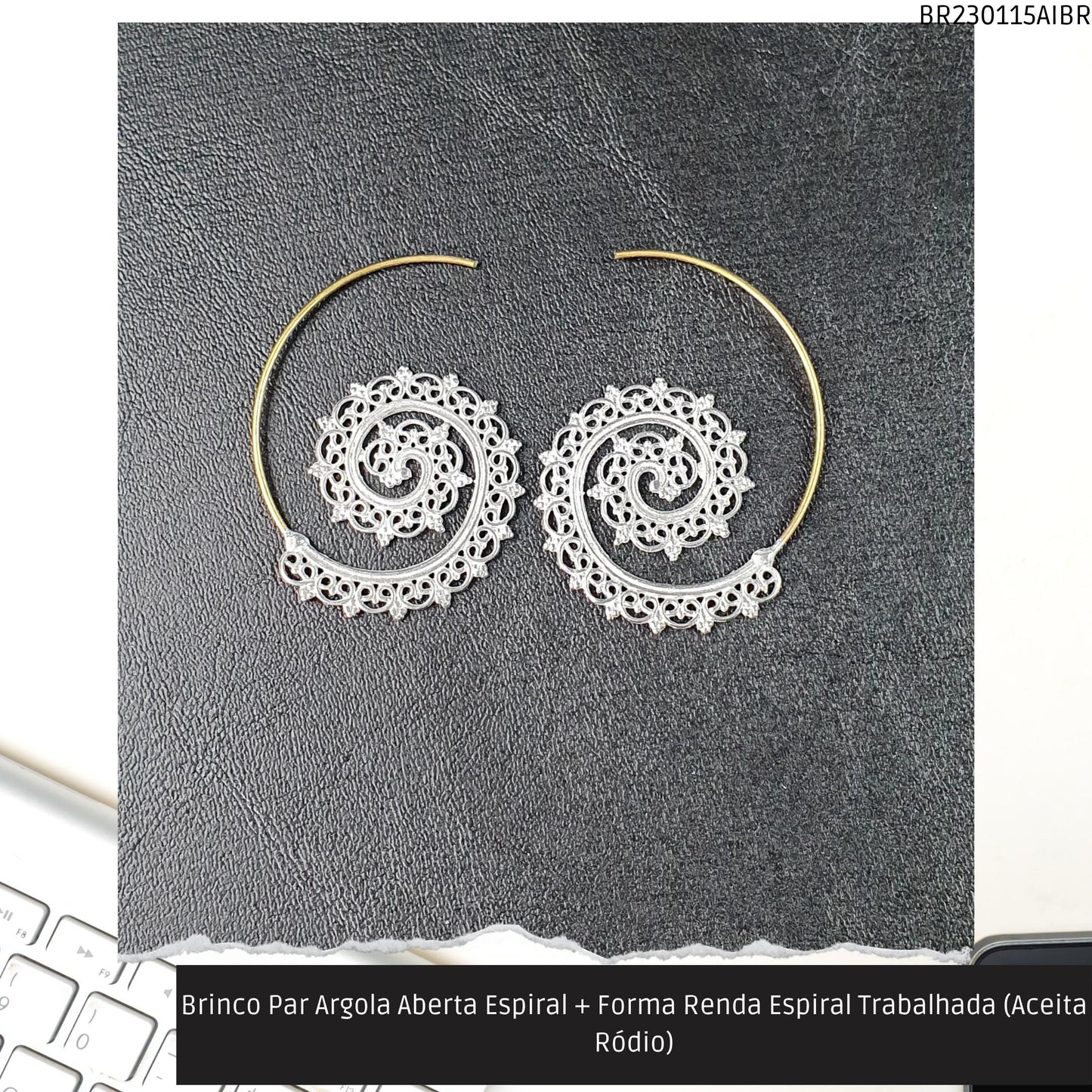 Brinco Par Argola Aberta Espiral + Forma Renda Trabalhada (Aceita Ródio)  - Código.: BR230115AIBR  - Peso.: 8.1 gr