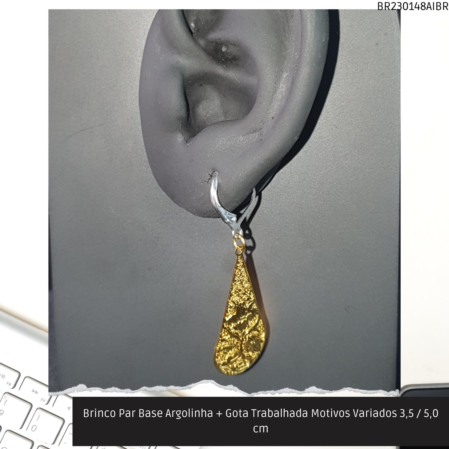 Brinco Par Base Argolinha + Gota Trabalhada Motivos Variados 3.5 / 5.0 cm  - Código.: BR230148AIBR  - Peso.: 2.2 gr