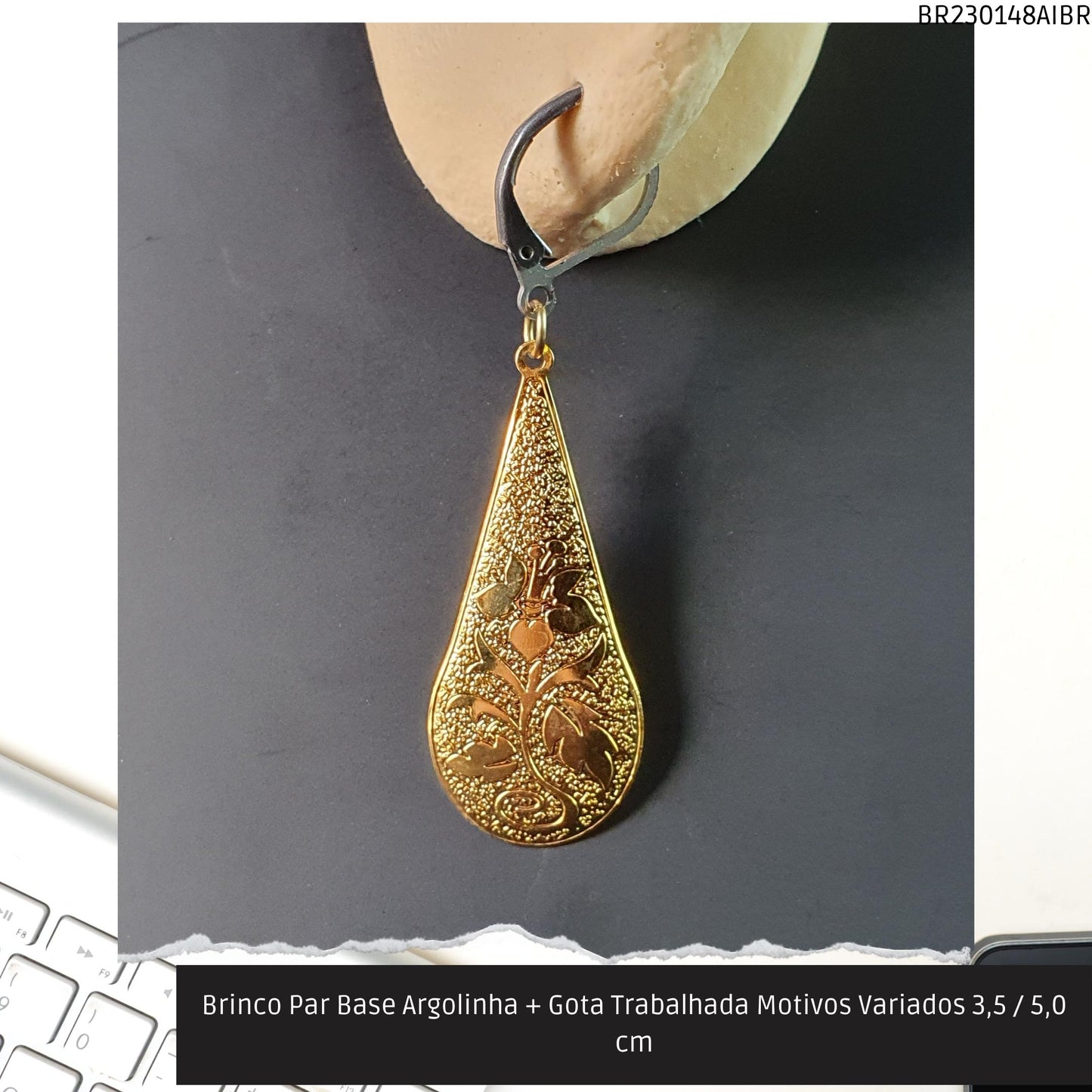 Brinco Par Base Argolinha + Gota Trabalhada Motivos Variados 3.5 / 5.0 cm  - Código.: BR230148AIBR  - Peso.: 2.2 gr