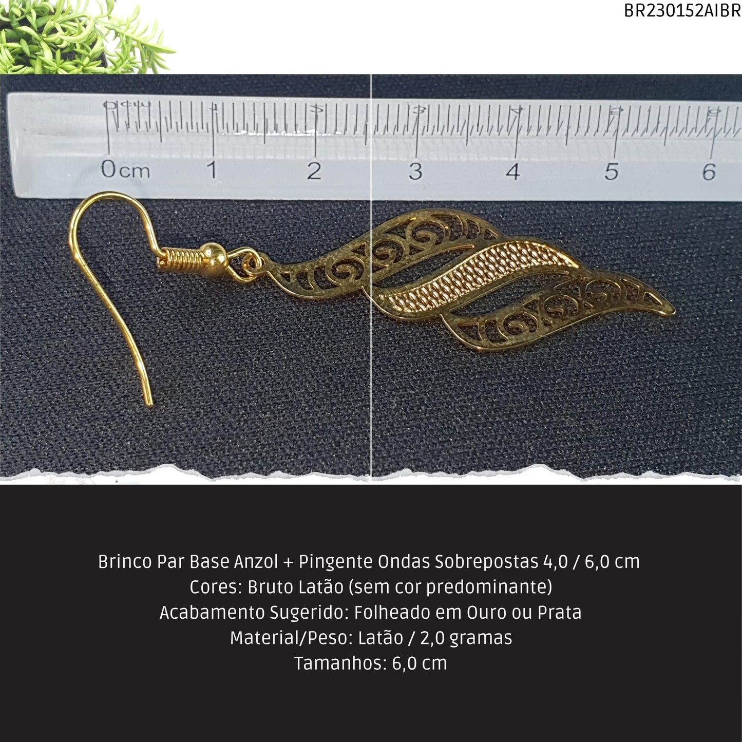Brinco Par Base Anzol + Pingente Ondas Sobrepostas 4.0 / 6.0 cm   - Código.: BR230152AIBR  - Peso.: 2.0 gr