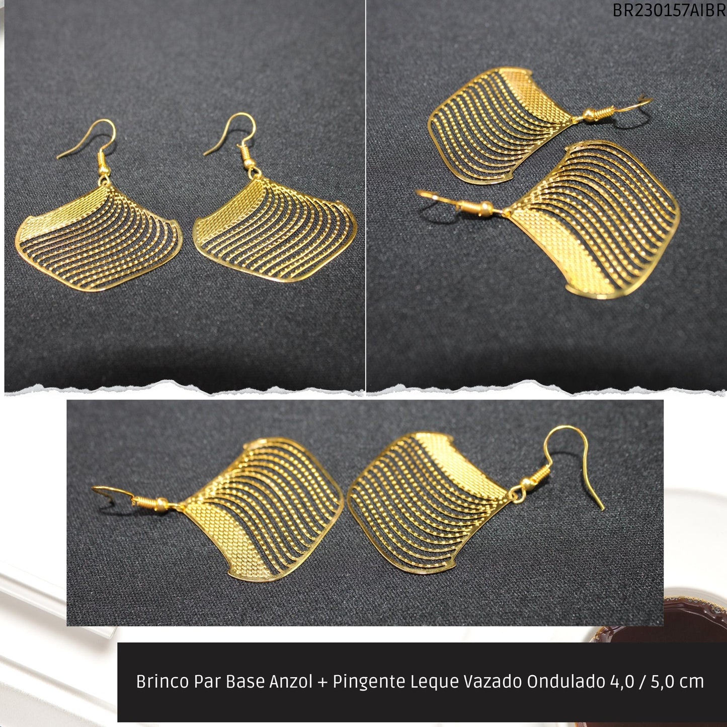 Brinco Par Base Anzol + Pingente Leque Vazado Ondulado 4.0 / 5.0 cm   - Código.: BR230157AIBR  - Peso.: 3.4 gr