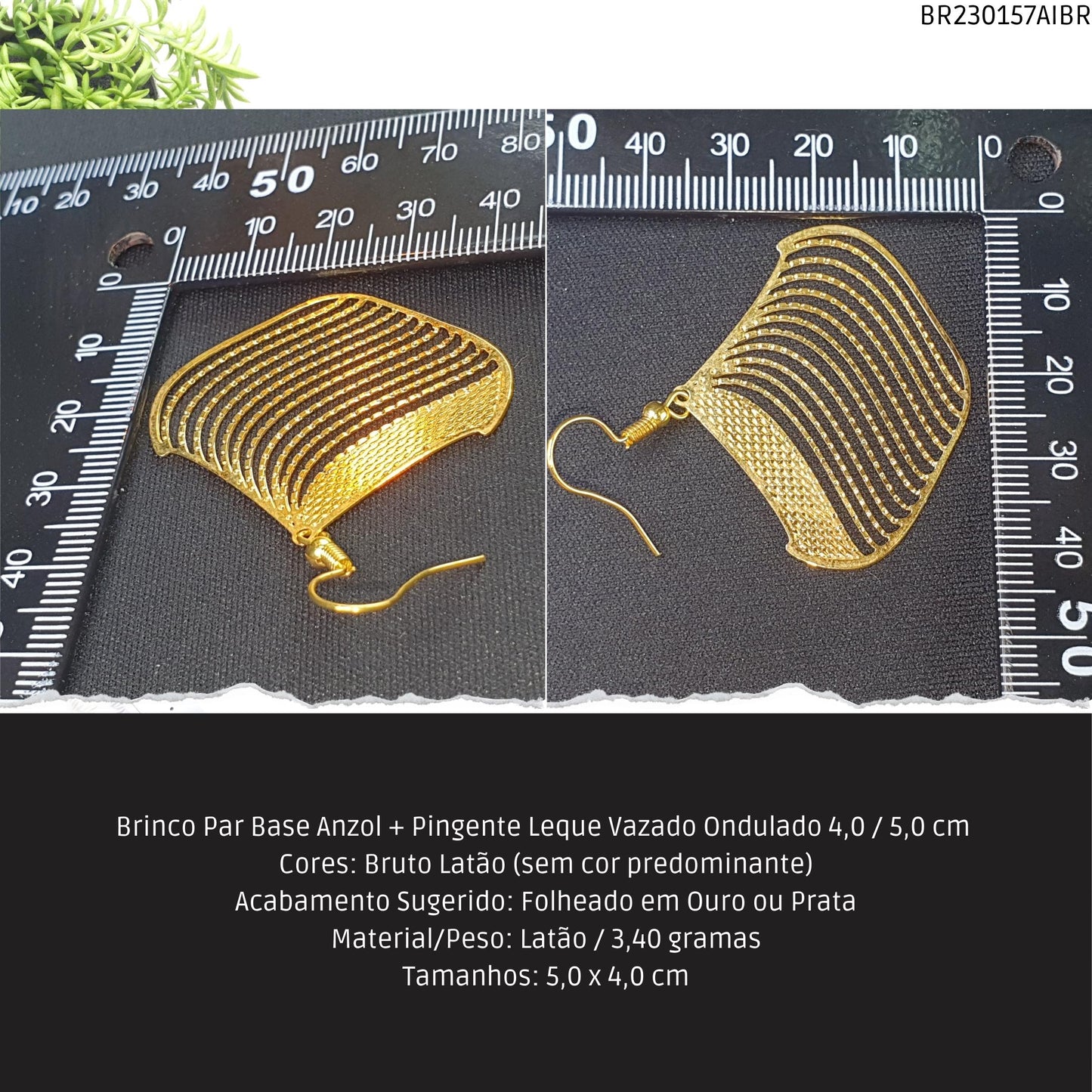 Brinco Par Base Anzol + Pingente Leque Vazado Ondulado 4.0 / 5.0 cm   - Código.: BR230157AIBR  - Peso.: 3.4 gr