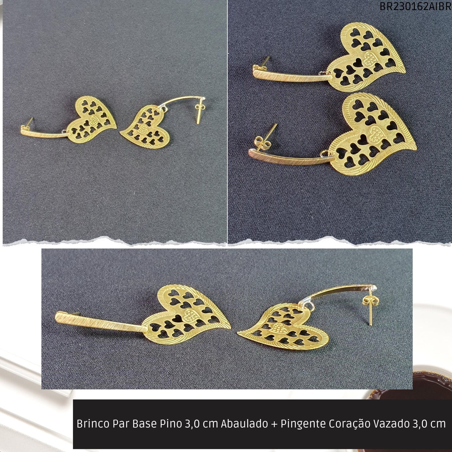 Brinco Par Base Pino 3.0 cm Abaulado + Pingente Coração Vazado 3.0 cm   - Código.: BR230162AIBR  - Peso.: 3.5 gr