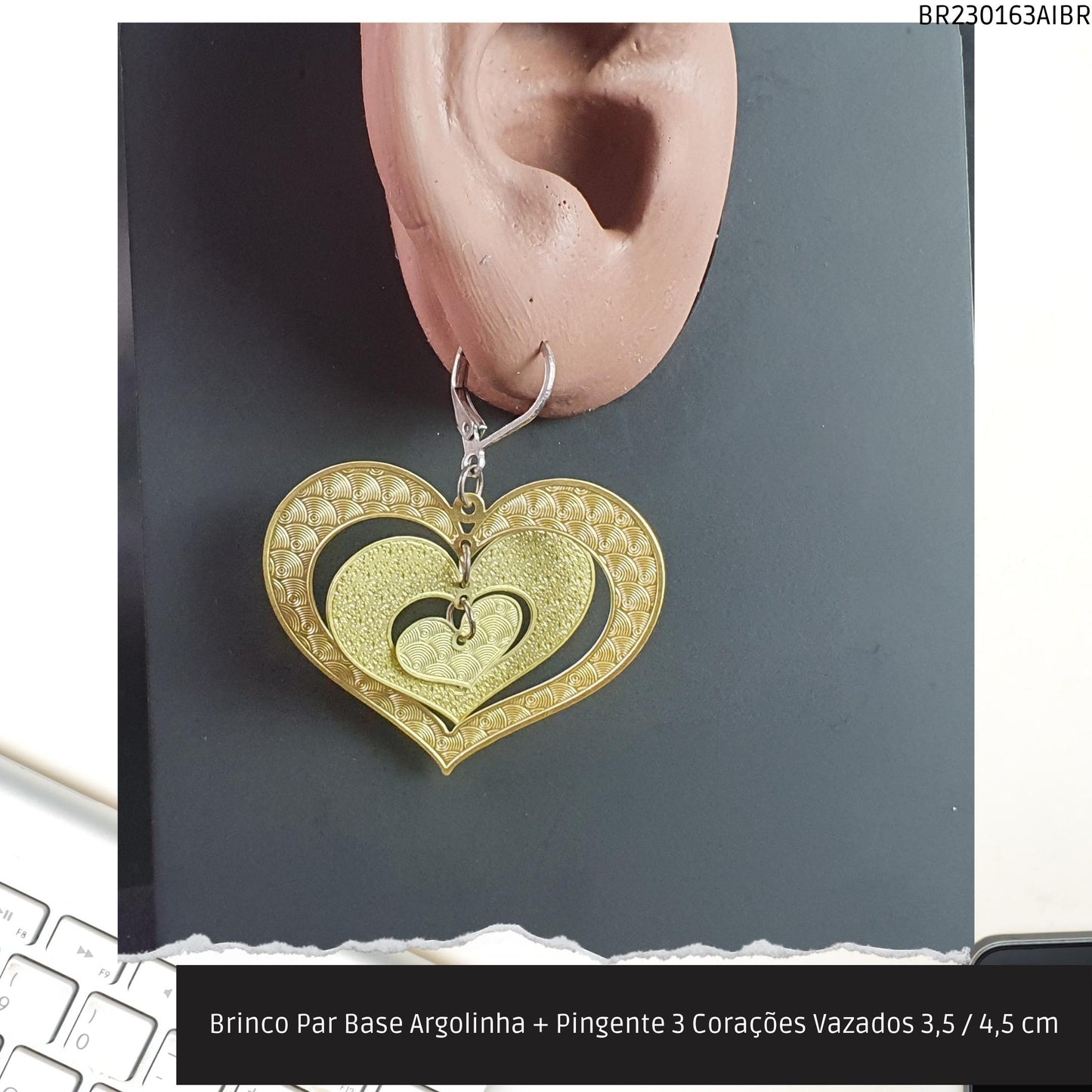 Brinco Par Base Argolinha + Pingente 3 Corações Vazados 3.5 / 4.5 cm  - Código.: BR230163AIBR  - Peso.: 5.1 gr