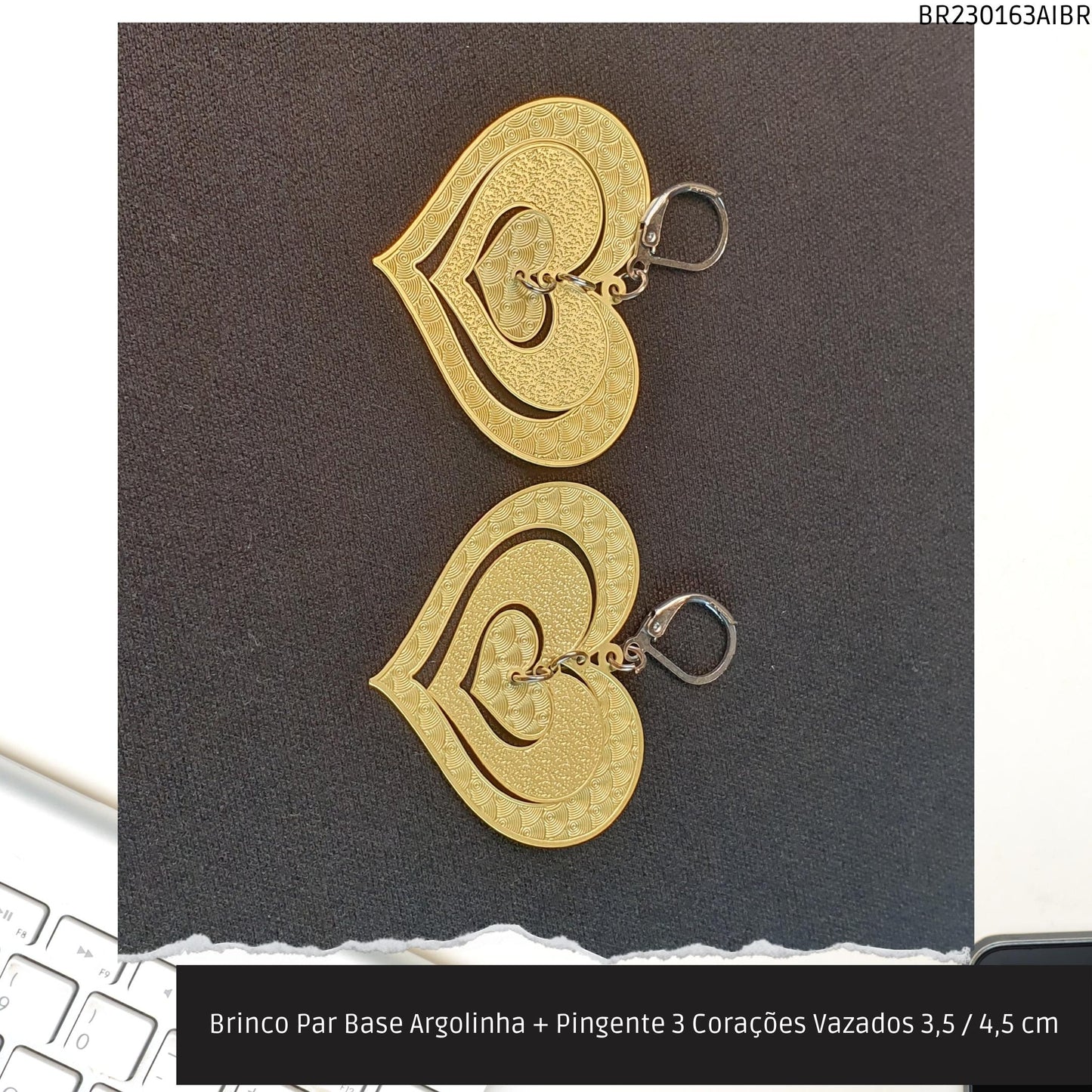 Brinco Par Base Argolinha + Pingente 3 Corações Vazados 3.5 / 4.5 cm  - Código.: BR230163AIBR  - Peso.: 5.1 gr
