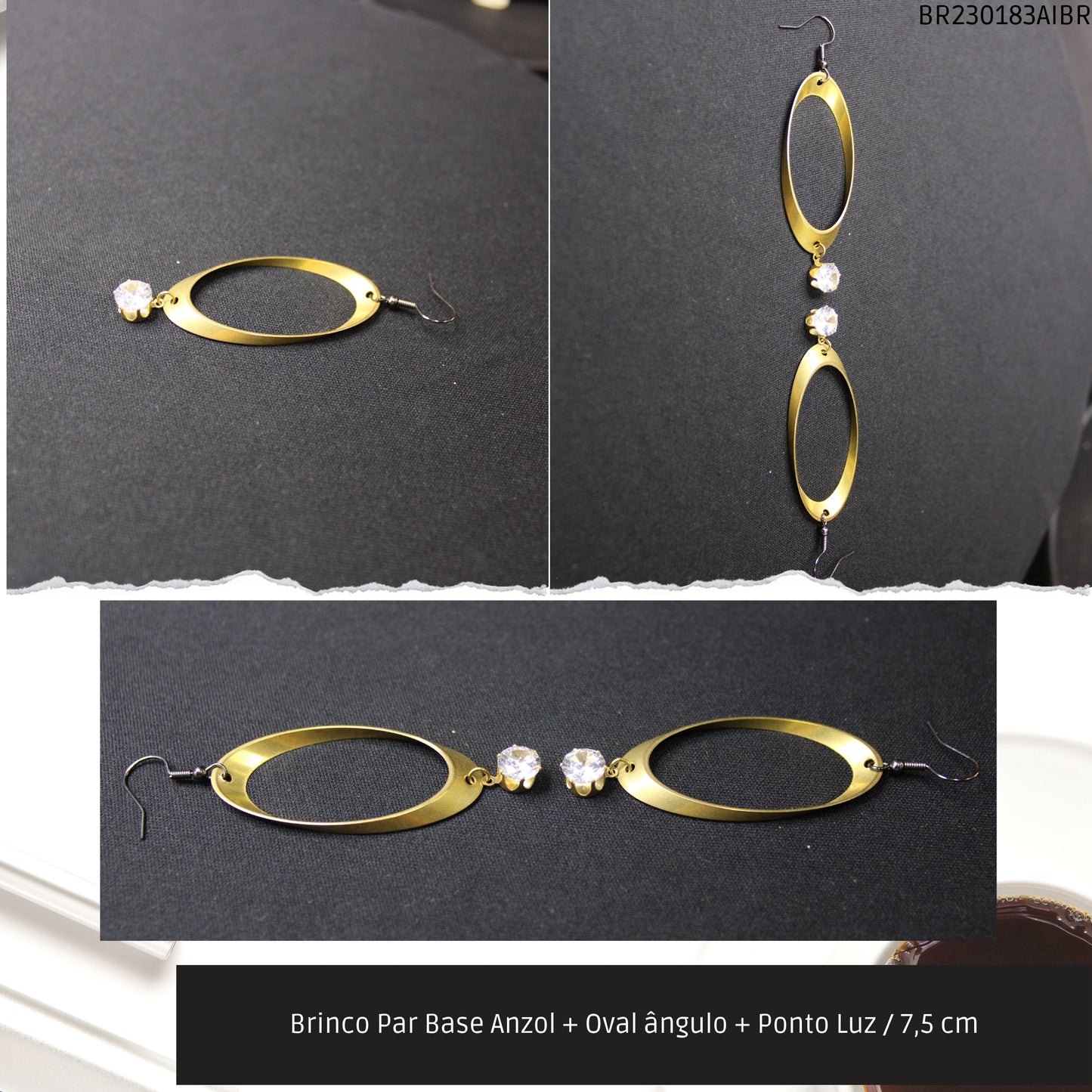 Brinco Par Base Anzol + Oval ângulo + Ponto Luz / 7.5 cm   - Código.: BR230183AIBR  - Peso.: 6.1 gr