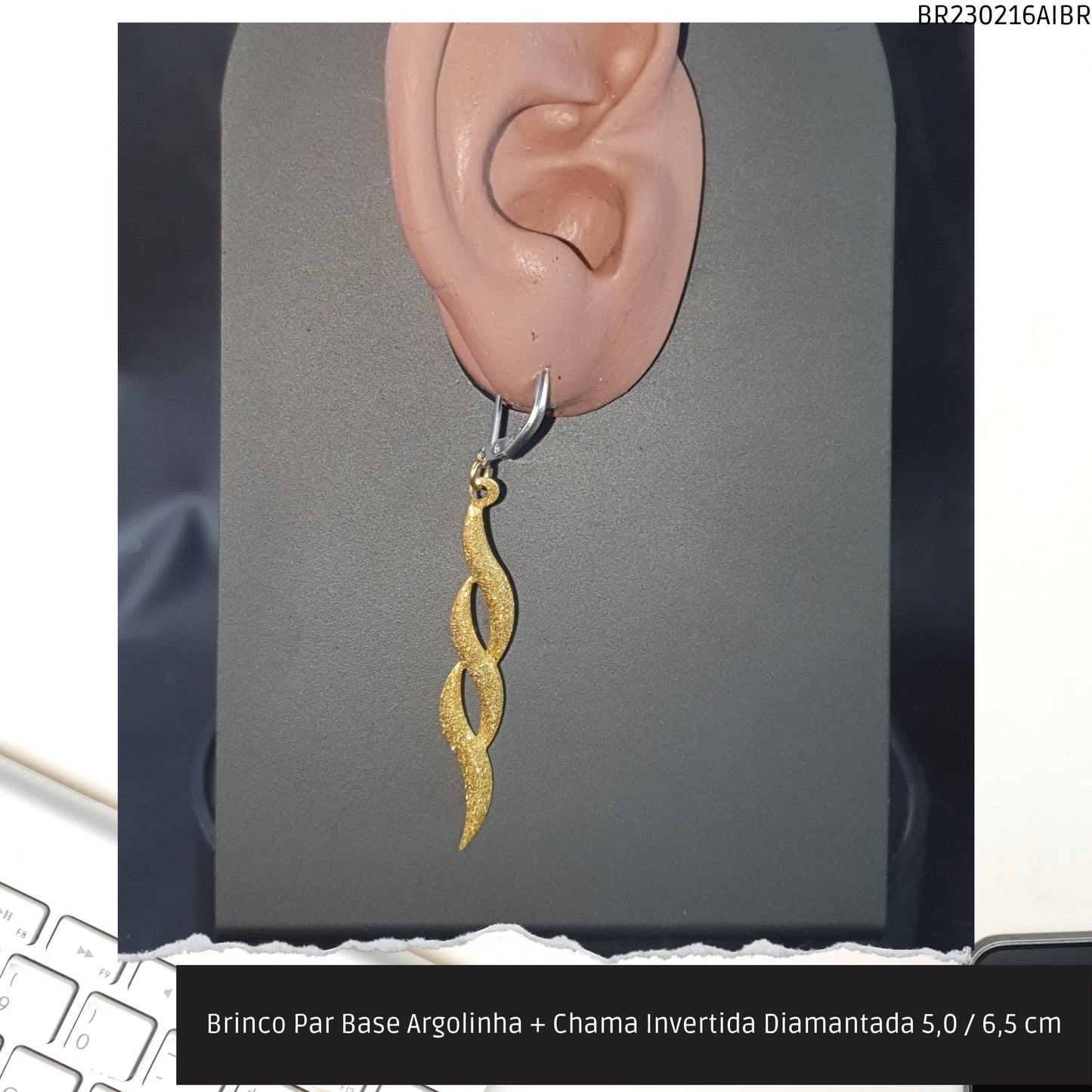 Brinco Par Base Argolinha + Chama Invertida Diamantada 5.0 / 6.5 cm  - Código.: BR230216AIBR  - Peso.: 2.2 gr