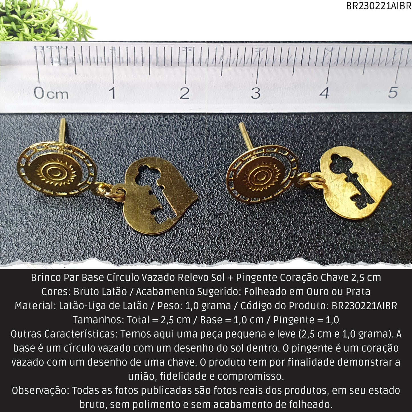 Brinco Par Base Círculo Vazado Relevo Sol + Pingente Coração Chave 2.5 cm   - Código.: BR230221AIBR  - Peso.: 1.0 gr
