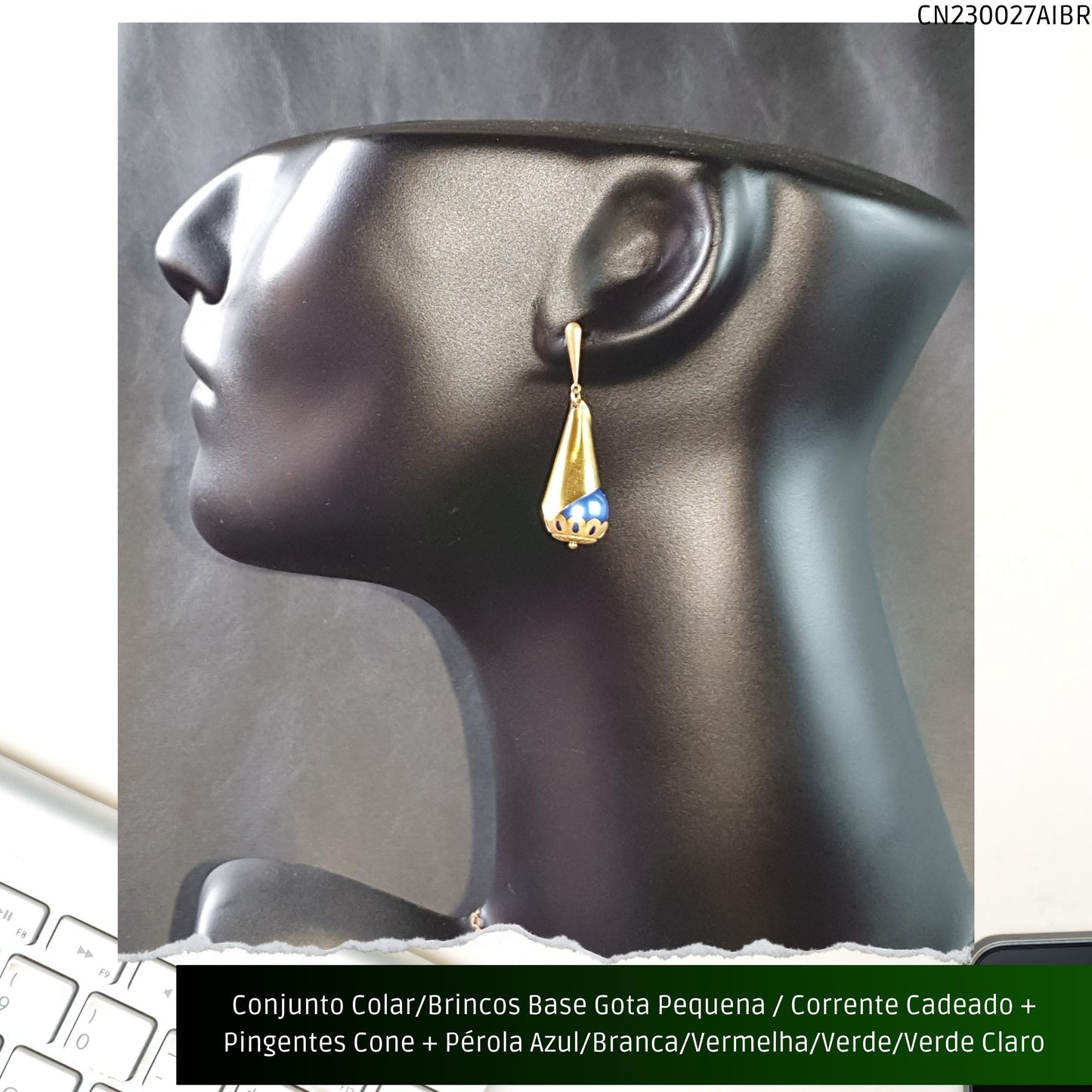 Conjunto Colar/Brincos Base Gota Pequena / Corrente Cadeado + Pingentes Cone + Pérolas Azul/Branca/Verde/Vermelha ou Verde Claro  - Código.: CN230027AIBR  - Peso.: 13.5 gr