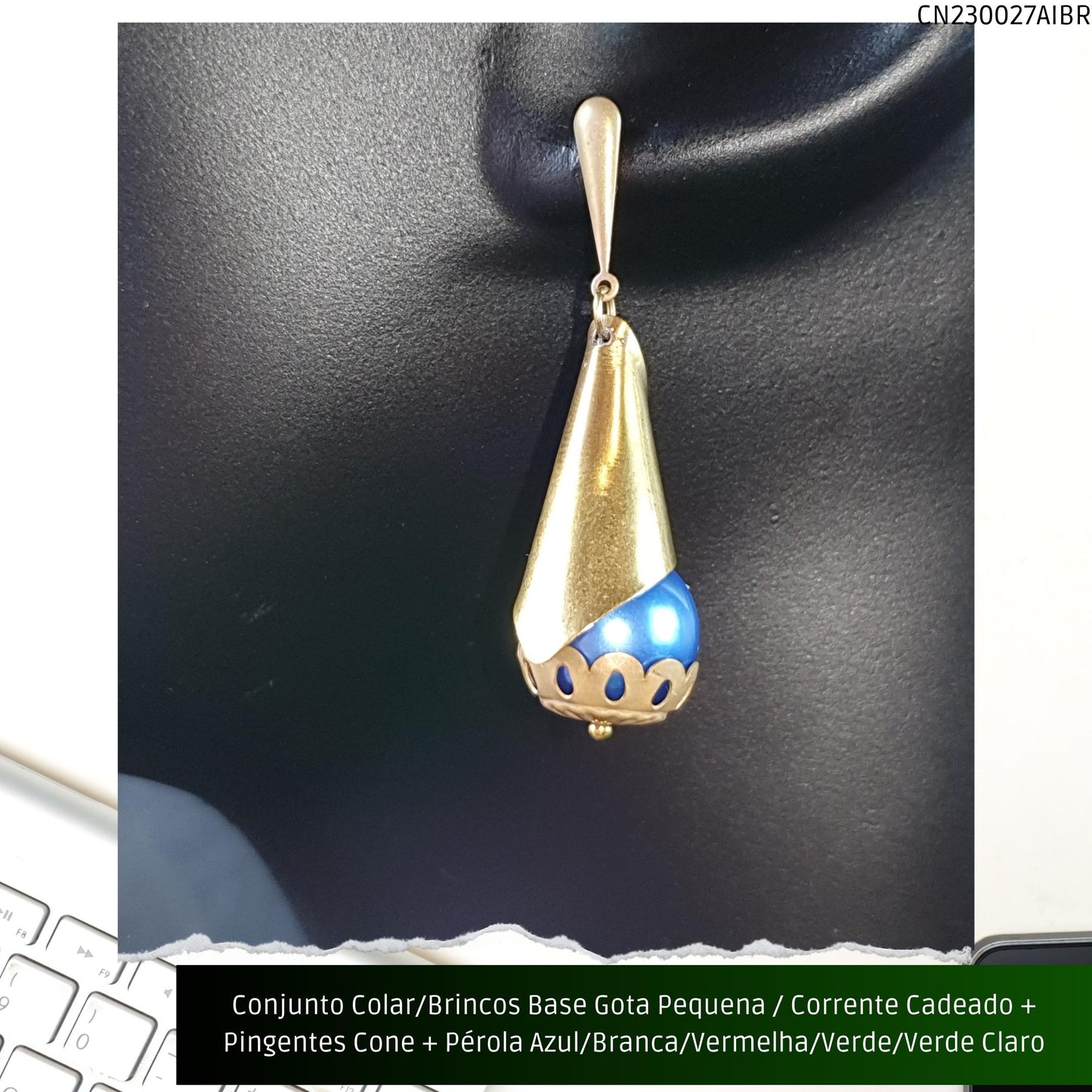 Conjunto Colar/Brincos Base Gota Pequena / Corrente Cadeado + Pingentes Cone + Pérolas Azul/Branca/Verde/Vermelha ou Verde Claro  - Código.: CN230027AIBR  - Peso.: 13.5 gr