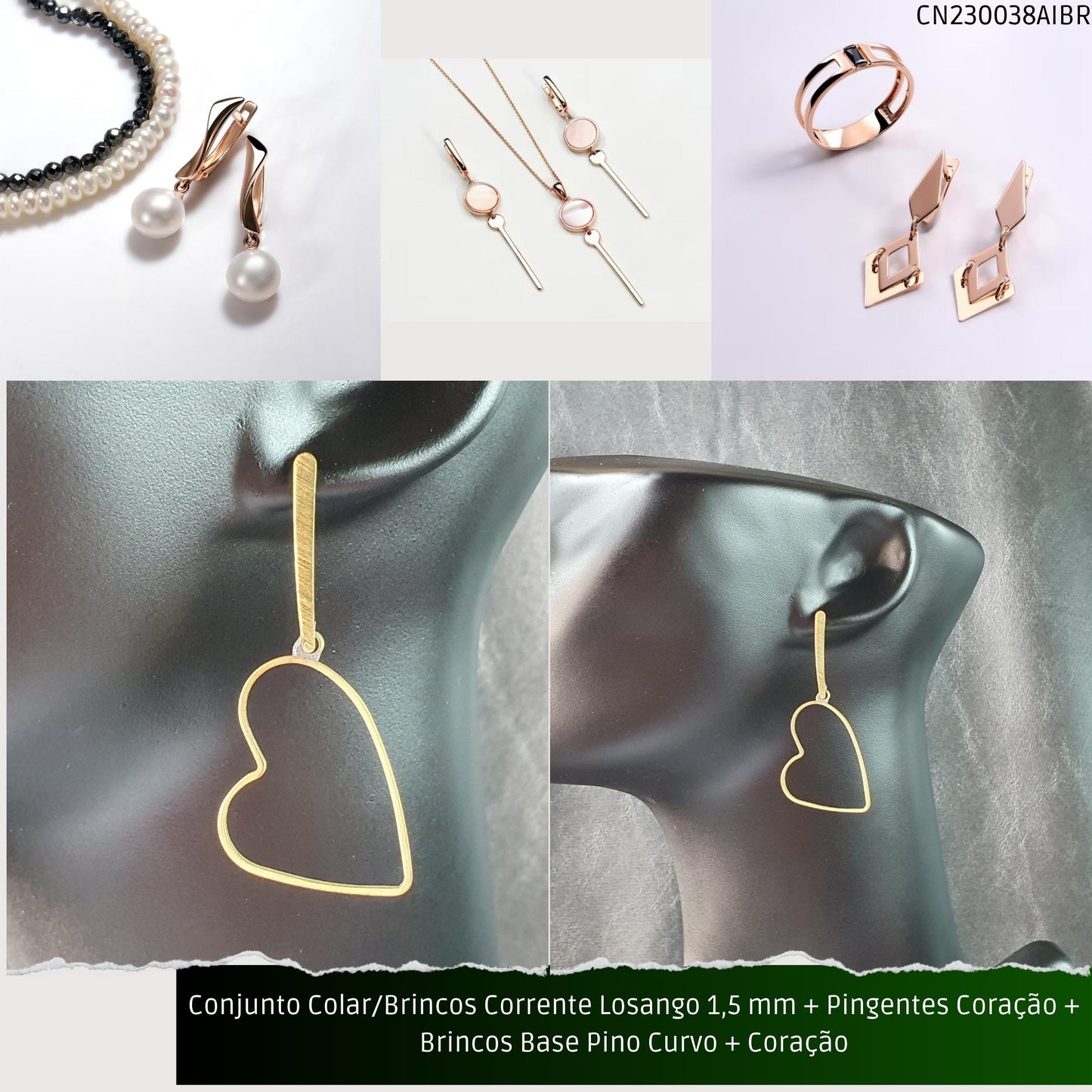 Conjunto Colar/Brincos Corrente Losango 1.5 mm + Pingentes Coração + Brincos Base Pino Curvo + Coração  - Código.: CN230038AIBR  - Peso.: 10.8 gr