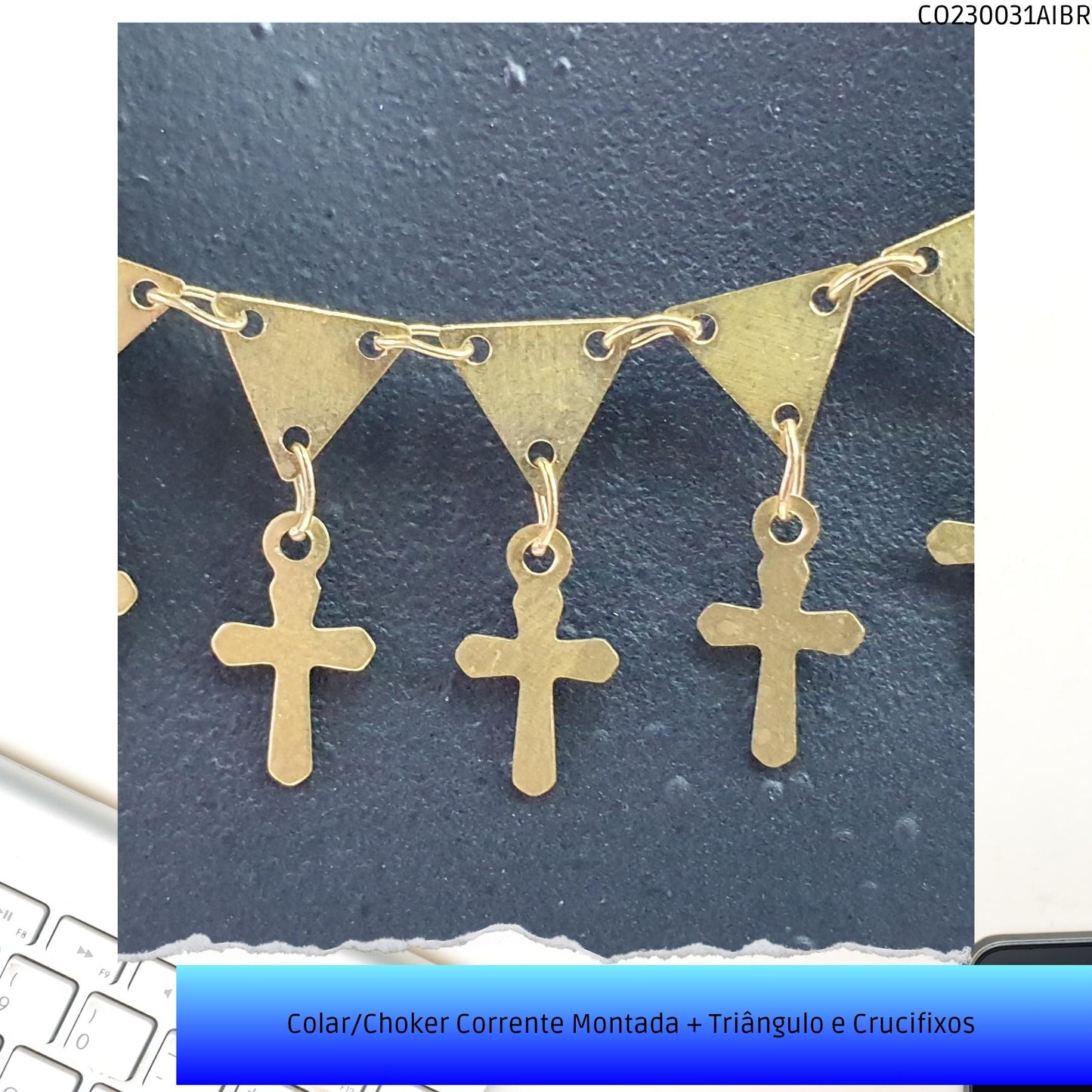 Colar/Choker Corrente Montada + Triângulo e Crucifixos   - Código.: CO230031AIBR  - Peso.: 5.6 gr