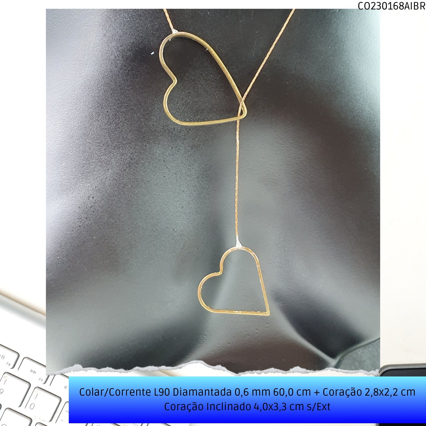 Colar/Corrente L90 Diamantada 0.6 mm 60.0 cm + Coração 2.8x2.2 cm Coração Inclinado 4.0x3.3 cm s/Ext  - Código.: CO230168AIBR  - Peso.: 5.1 gr