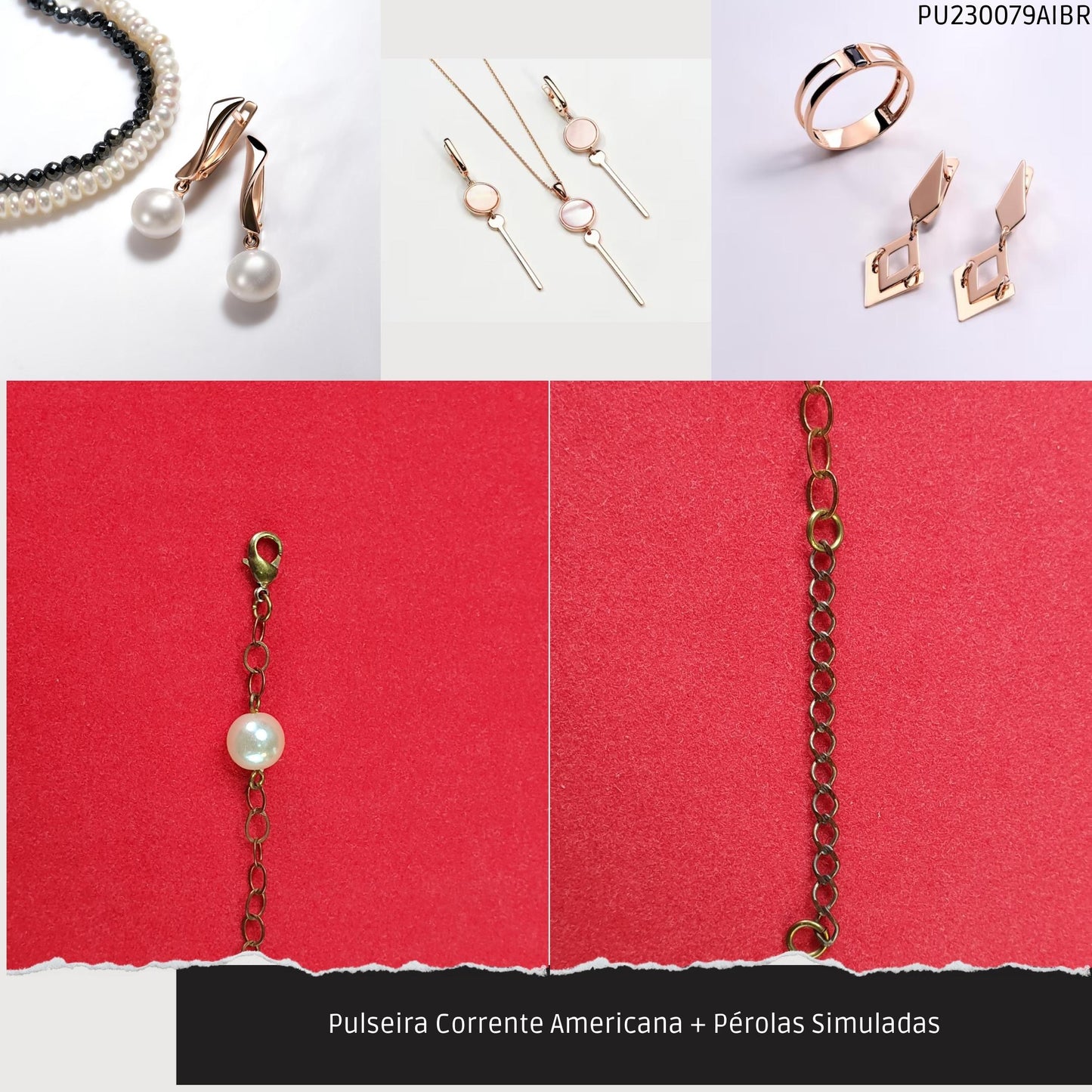Pulseira Corrente Americana + Pérolas Simuladas  - Código.: PU230079AIBR  - Peso.: 2.6 gr
